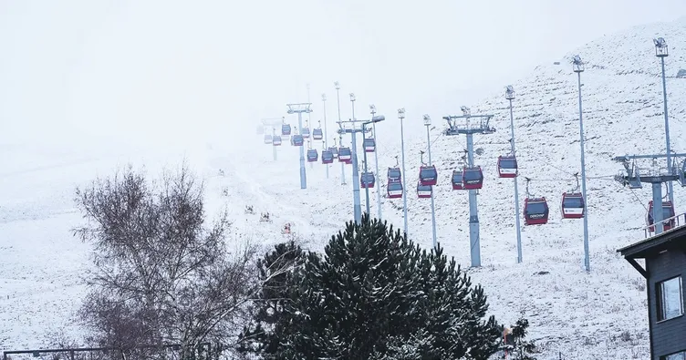 Erciyes Dağı beyaza büründü
