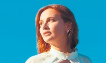 10 dilde 10 şarkı seslendirdi