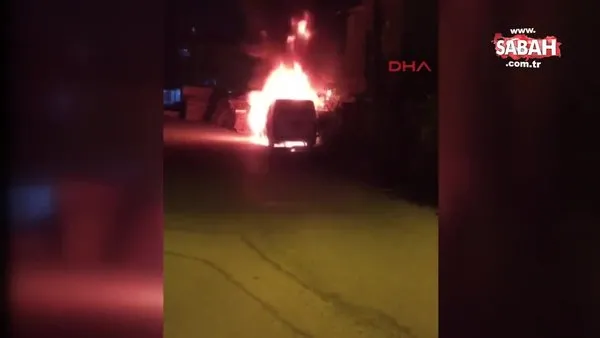 İstanbul Ümraniye'de park halindeki minibüs alev alev yandı