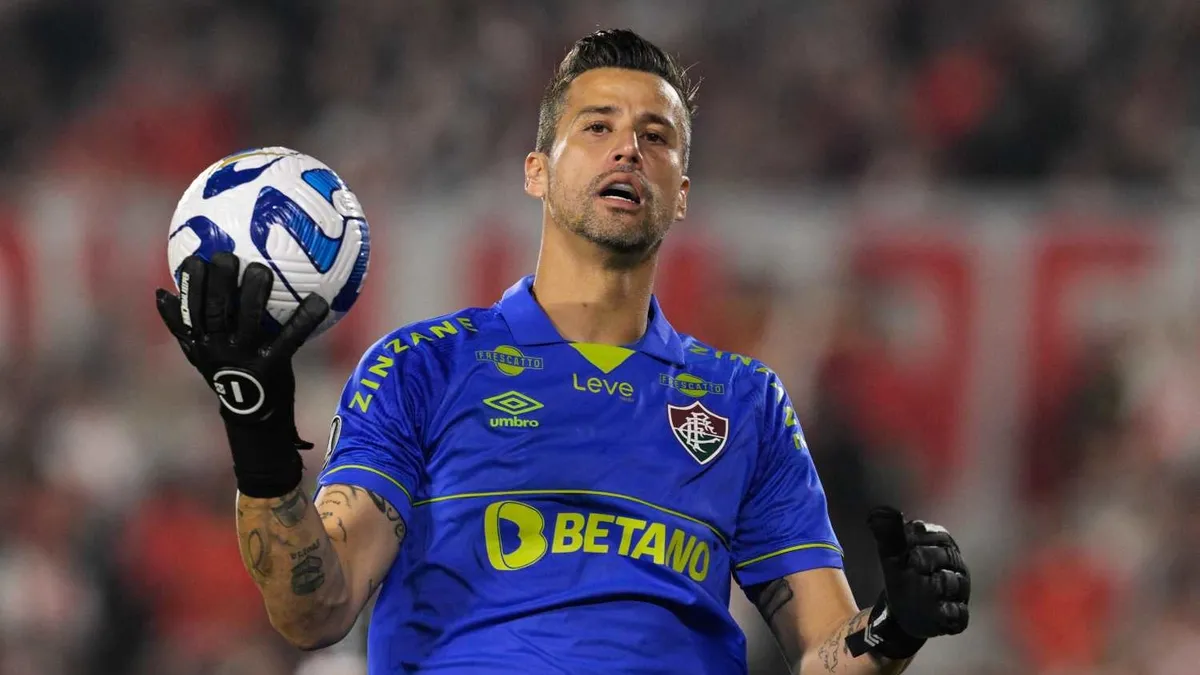 Fluminense, 45 yaşındaki kalecisi ile sözleşme uzattı! Fluminense, 45 yaşındaki kalecisi ile sözleşme uzattı!