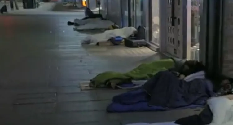 İngiltere’de şoke eden manzara! Ünlü muhabir bu sözlerle özetledi: Böyle bir şey görmedim!