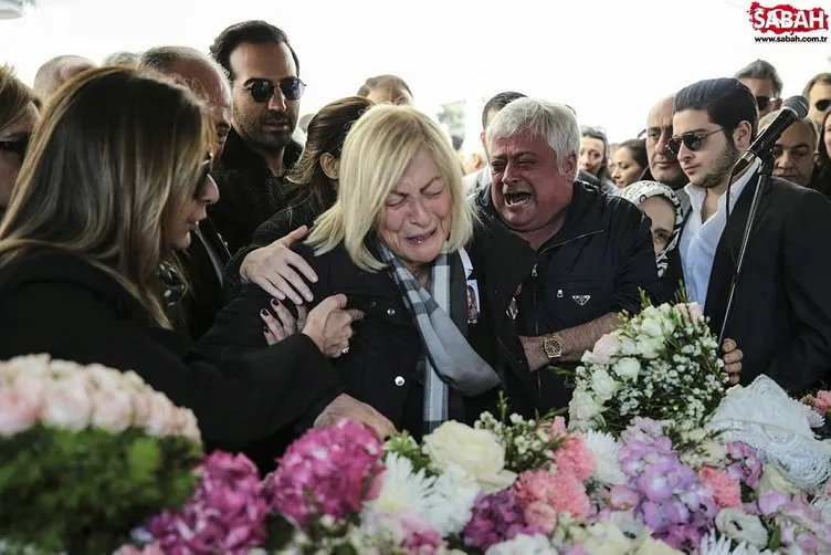 Jet kazasından hayatını kaybeden Mina Başaran’ın mezarını annesi Beril Başaran ziyaret etti