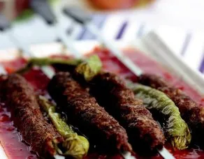 Acı Ezmeli Kıymalı Kebap