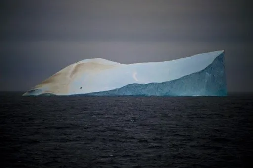 NASA duyurdu! Dev buz dağı koptu...