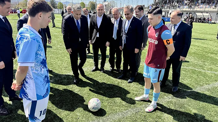 trabzonda-tugva-genclig-liseler-arasi-futbol-turnuvasi-heyecani-basladi-1776268721621.jpeg