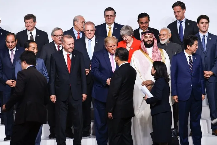 Başkan Erdoğan'ın da katıldığı G-20 aile fotoğrafı ile başladı