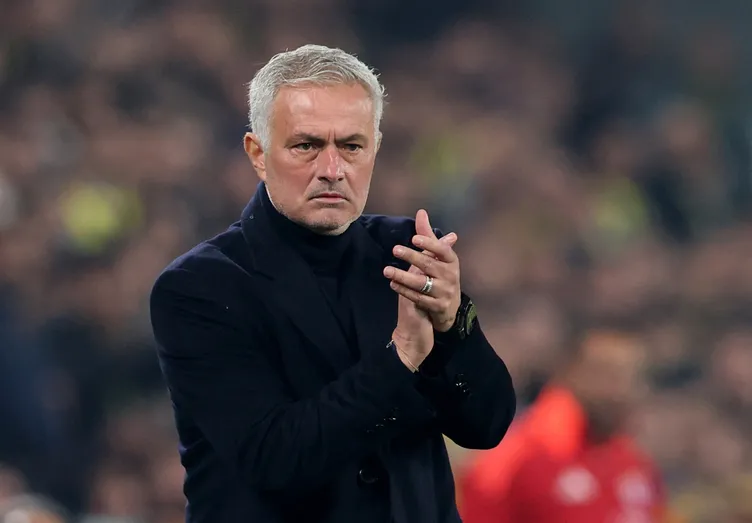 Son dakika haberi: Fenerbahçe’ye sürpriz teklif! Jose Mourinho’nun vazgeçilmezi...