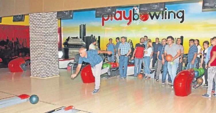 Adana OSB çalışanları bowlingle stres attı