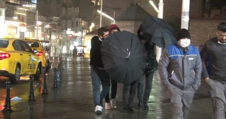 İstanbul’da yağmur ve fırtına etkisini göstermeye başladı! Vatandaşlar zor anlar yaşadı