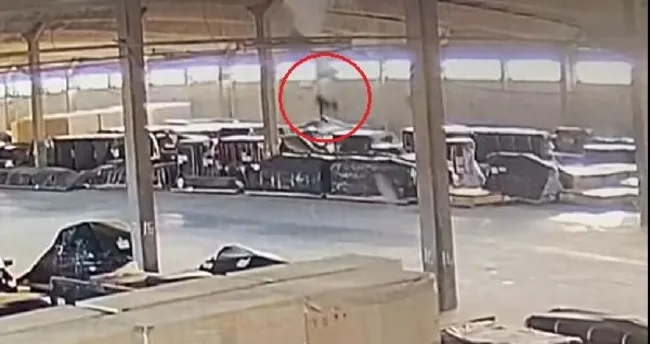 Tarsus’ta acı olay: Çatıdan düşen işçi yaşamını yitirdi! Tarsus’ta acı olay: Çatıdan düşen işçi yaşamını yitirdi!