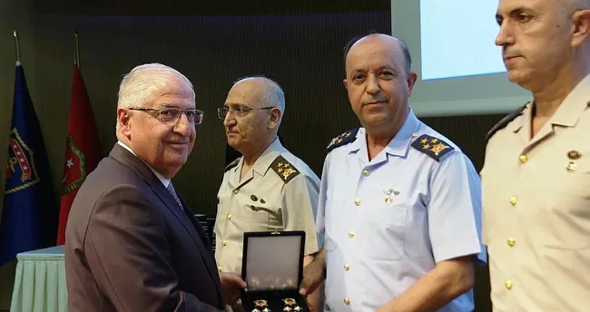 TSK’da terfi eden personele yeni rütbeleri verildi TSK’da terfi eden personele yeni rütbeleri verildi