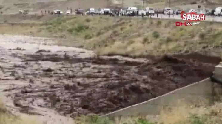 Hakkari- Van karayolunda heyelan meydana geldi, yol kapandı | Video