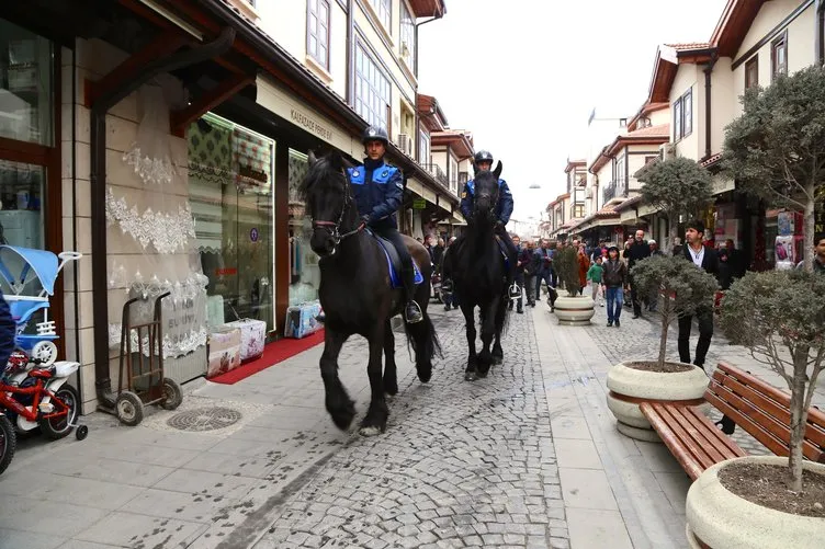 Türkiye’nin ilk ’Atlı Zabıta Birliği’ Konya’da göreve başladı