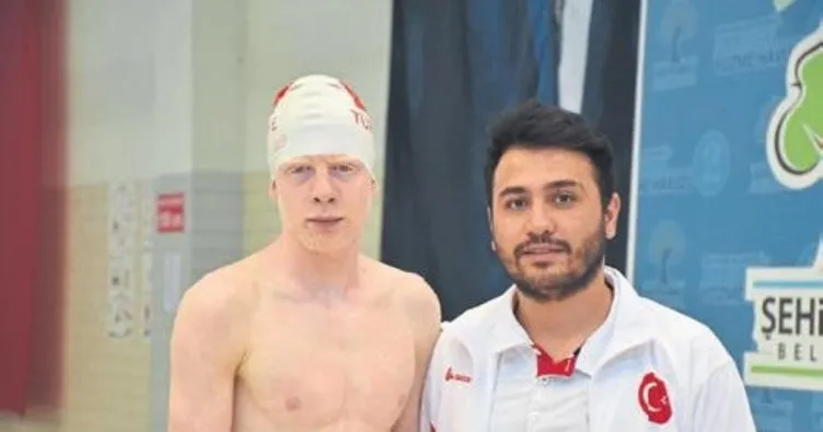 Albino yüzücünün hayali olimpiyatlar