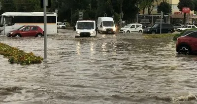 İzmir sağanak yağışa teslim oldu #izmir