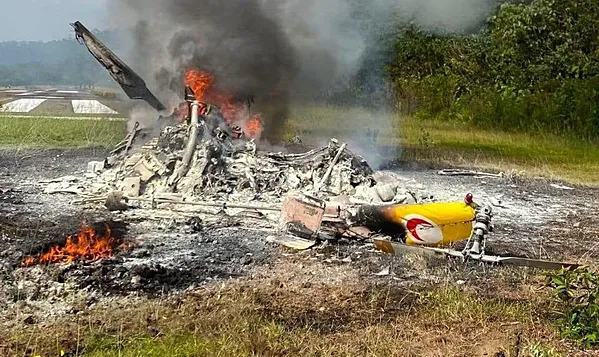 Malezya'da sağlık helikopteri yere çakıldı! Facianın görüntüleri kamerada: 5 kişi hayatını kaybetti!