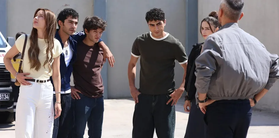 Altı Üstü İstanbul 13. bölüm fragmanı izle: Kaçırdılar galiba Naz’ı!