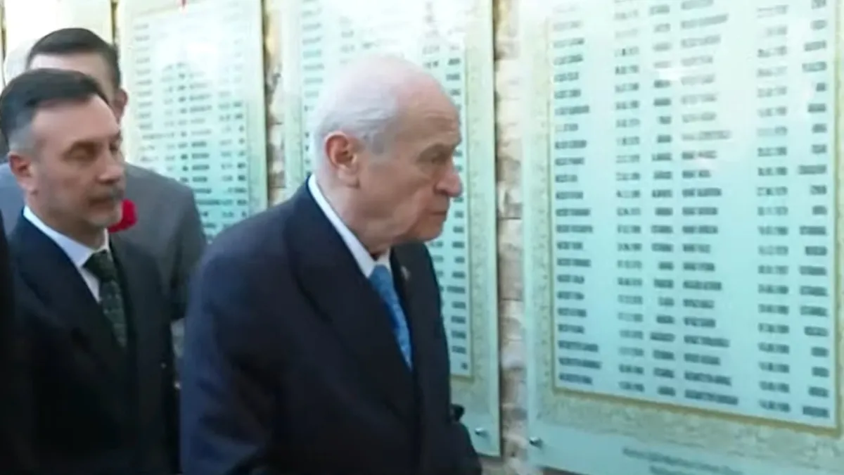 MHP lideri Devlet Bahçeli Ülkücü Şehitler Anıtı’nı ziyaret ediyor MHP lideri Devlet Bahçeli Ülkücü Şehitler Anıtı’nı ziyaret ediyor
