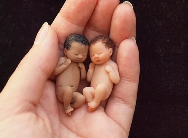 Yeni Doğmuş Bebek Heykelleri Yapan Sanatçının Dünya Tatlısı Minnacık Heykelleri