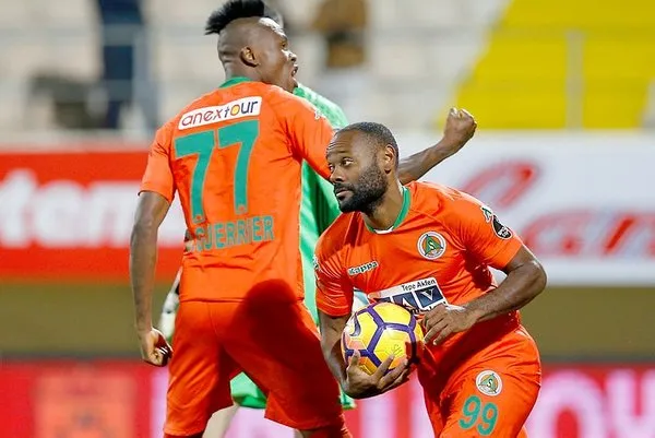 Vagner Love'dan şok karar!
