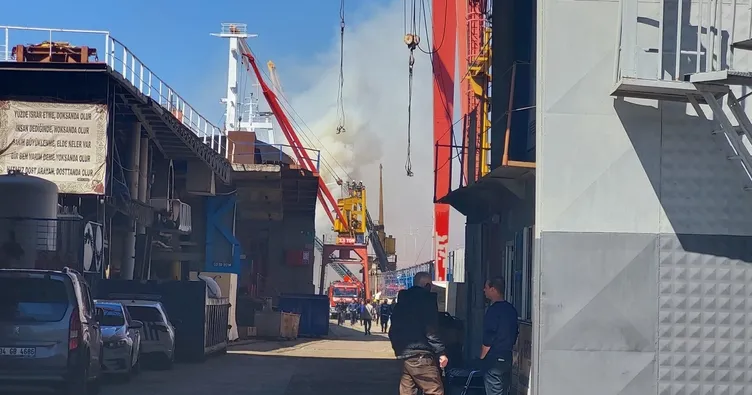 Tuzla’da boş kuru yük gemisinde yangın