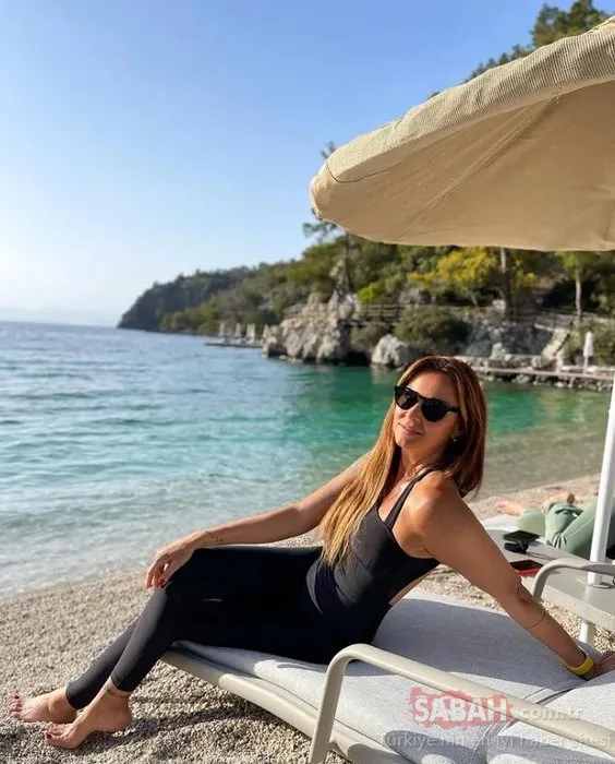 Deniz kızı mısın sen? Pınar Altuğ şezlongda sere serpe poz verdi sosyal medya coştu!