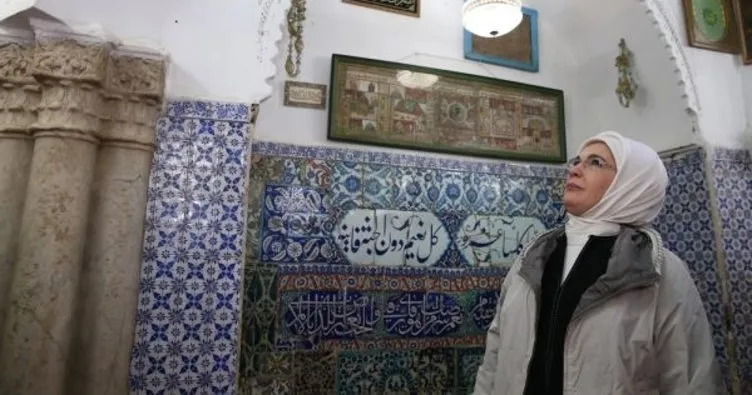 Emine Erdoğan, Keçiova Camisi’ni ziyaret etti