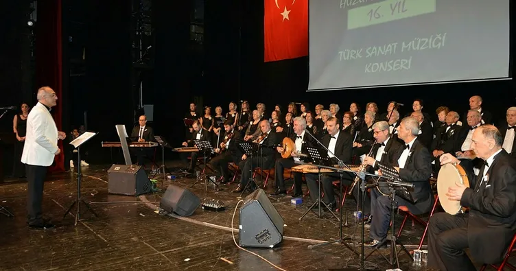 Huzurevi Korosu’ndan anlamlı konser