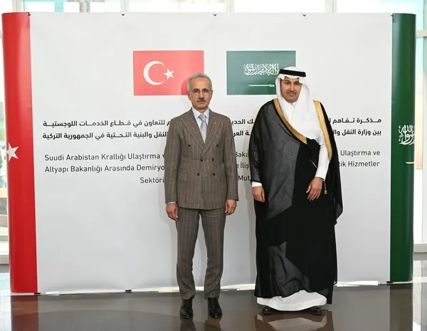 turkiyeden-hizli-tren-ile-gidilebilecek-suudi-arabistan-ile-imzalar-atildi-1781010345156.jpg