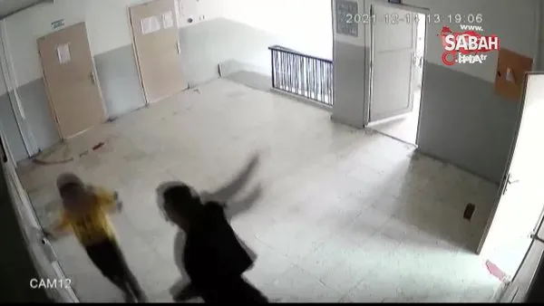 Aksaray'da öğretmen, küçük öğrencisini tekme tokat böyle dövdü | Video