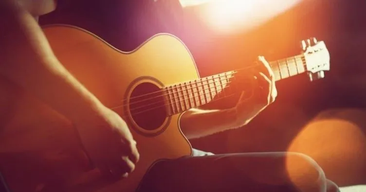 F# akoru gitar ile nasıl çalınır? Gitarda F# akoru basma ve parmak duruşu