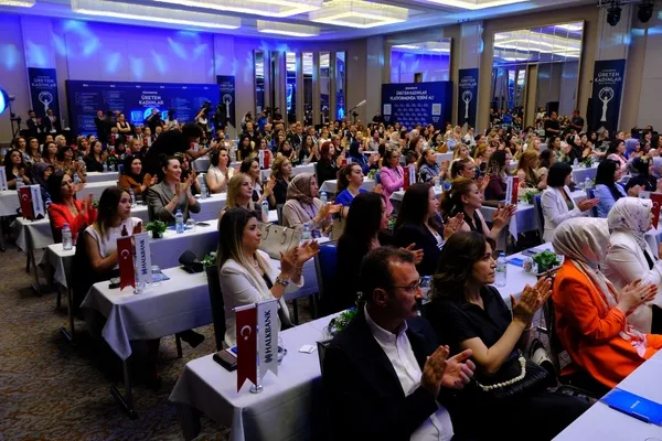 halkbank-ureten-kadinlar-bulusmalarinin-yeni-duragi-kayseri-oldu-1783598995982.jpeg