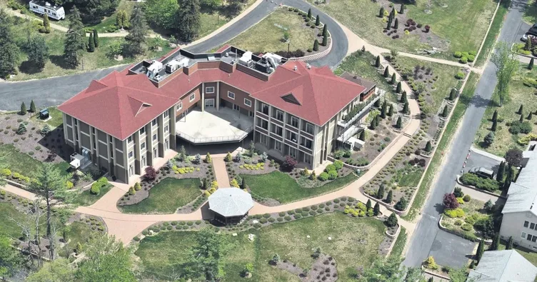 Feto’ya malikâne Öksüz’e otomobil