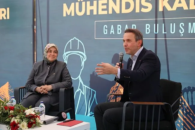 Bakan Bayraktar, öğrenci ve mühendislerle bir araya geldi: Gabar petrolü Türkiye’nin en kalitelisi