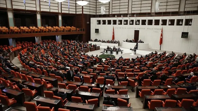 trafikte-yeni-bir-doneme-giriliyor-36-maddelik-trafik-yasasi-mecliste-1765468364486.jpg (864×485)