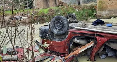 SON DAKİKA: Manisa Kula’da araç Gediz Nehri’ne uçtu: 3 kişi öldü! Sinir krizleri geçirdiler!