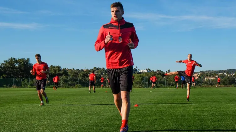 Fenerbahçe'de bir transfer daha! 3 yıllık sözleÅme