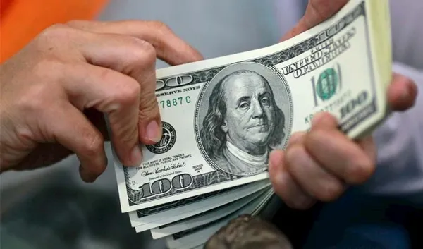 dolar-18-ayin-zirvesinden-geriledi-1792046841257.jpg