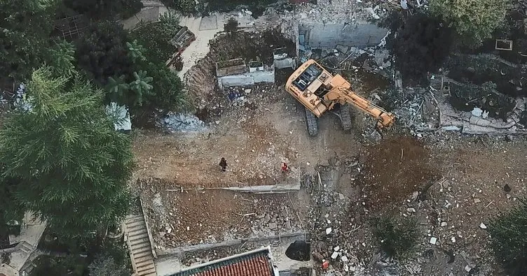 Adnan Oktar’ın villasındaki yıkım devam ediyor