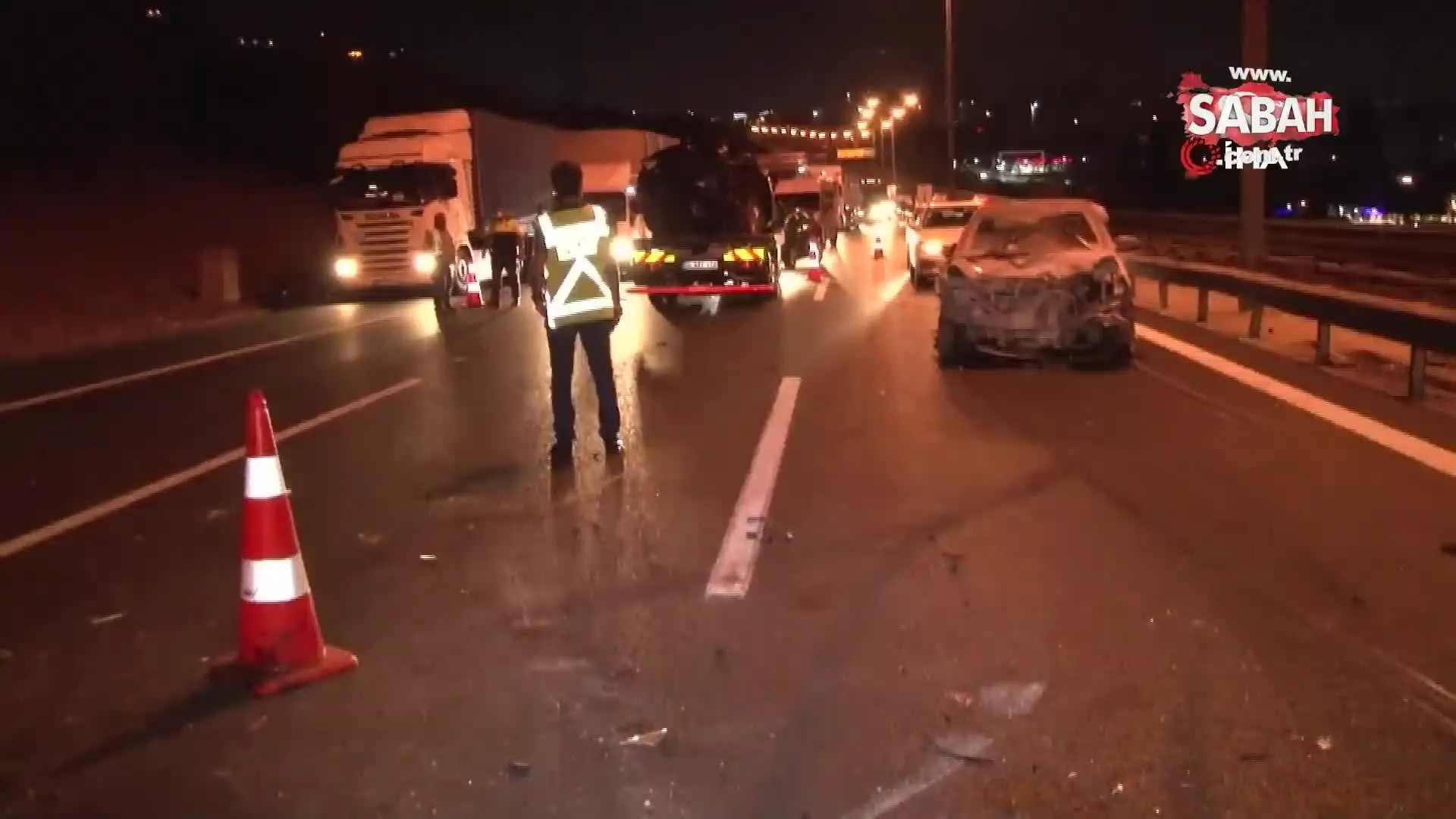 Istanbul Tem De Zincirleme Trafik Kazasi 2 Yarali Video Videosunu Izle Son Dakika Haberleri