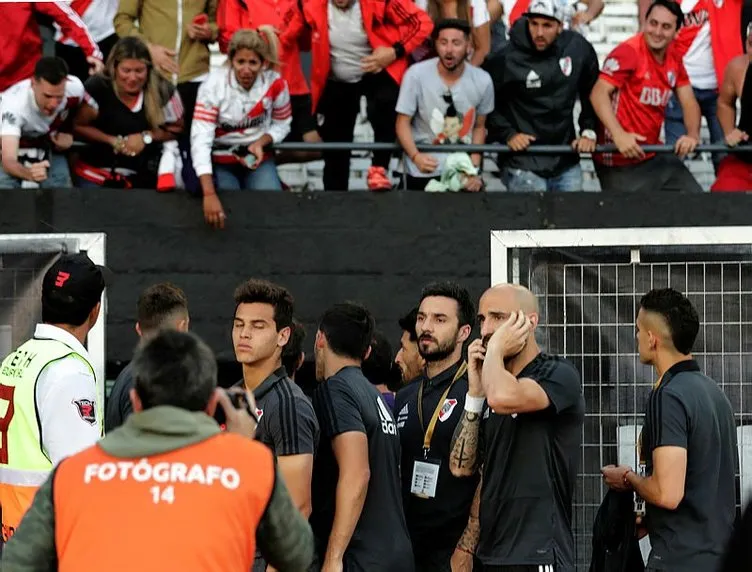 River Plate - Boca Juniors maçında savaş çıktı! İşte yaşananlar...