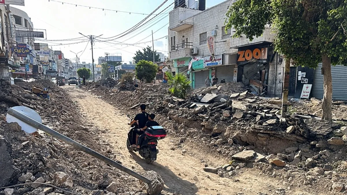 İsrail güçleri Cenin’i yerle bir ettikten sonra geri çekildi İsrail güçleri Cenin’i yerle bir ettikten sonra geri çekildi