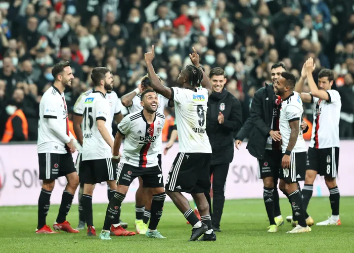 besiktasta-destan-yazdi-once-penaltiyi-kurtardi-sonra-ise-1635225631790.jpg