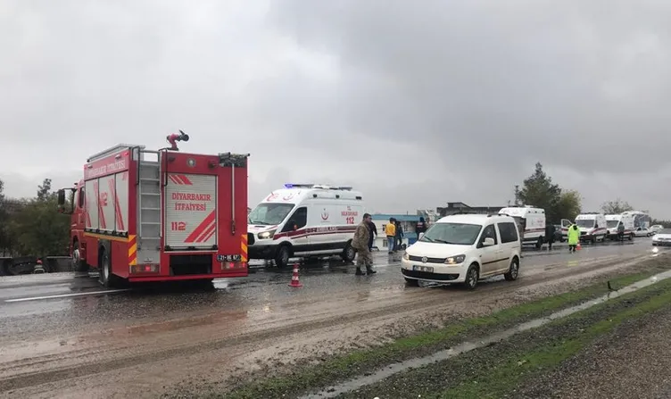 Diyarbakır’da yolcu otobüsü devrildi: Çok sayıda yaralı var