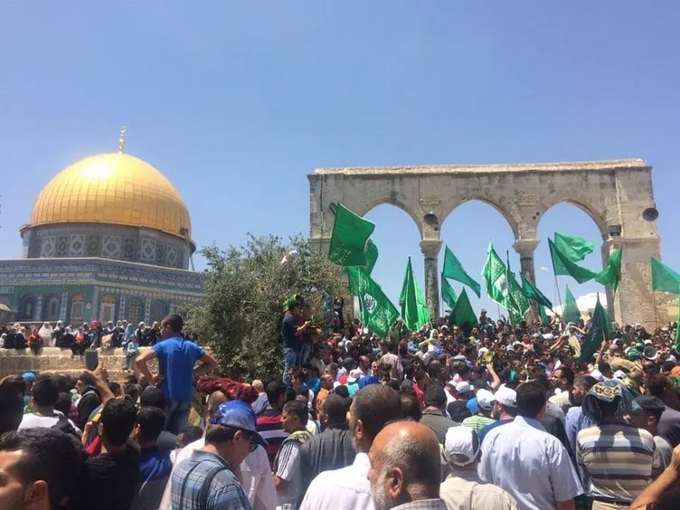 İsrail Mescid-i Aksa’da protesto edildi