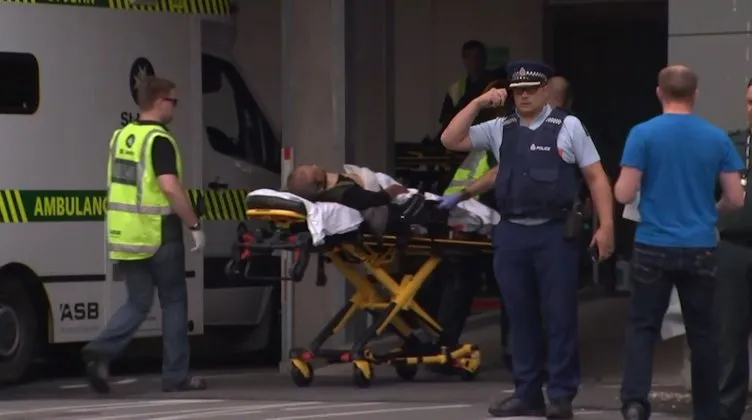 Yeni Zelanda'da iki camiye silahlı saldırı! Çok sayıda ölü ve yaralı var...