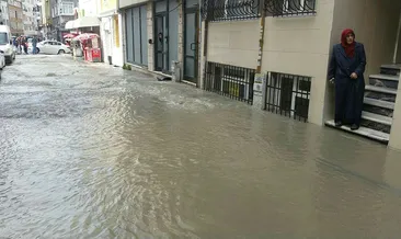 Fatih’te su borusu patladı