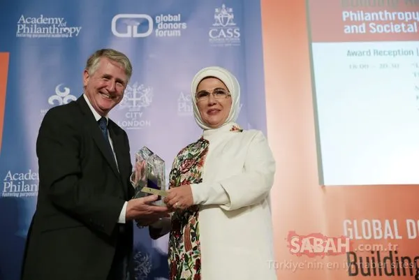 Emine Erdoğan'a İnsani Hizmet Takdir Ödülü