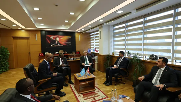 turkiye-somali-is-birligi-gucleniyor-bakan-isikhan-2026-2027-eylem-planini-imzaladi-1768376511240.jpg
