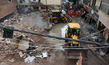 Hindistan’da öğrenci yurdu yerle bir oldu: 6 ölü